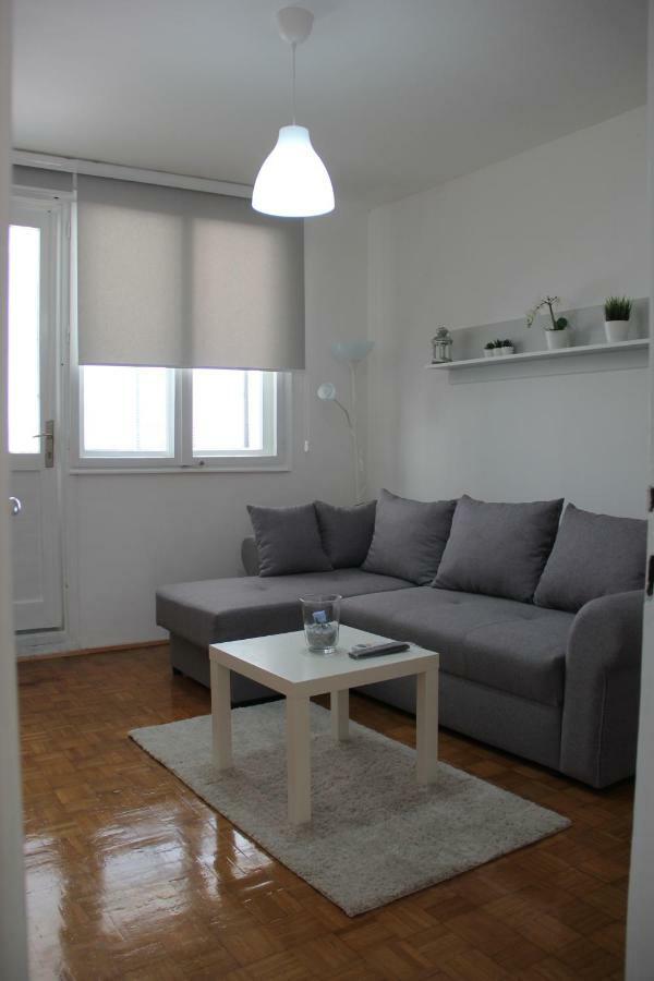 Apartman Kej Pirot Exterior photo
