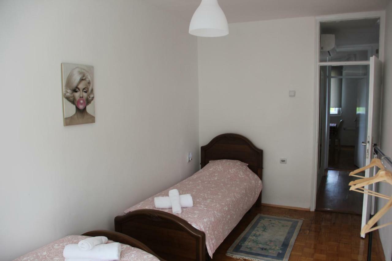 Apartman Kej Pirot Exterior photo